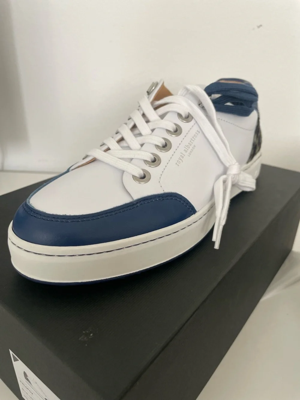 Royal Albatross Women’s Golf Shoes- with leopard accent. New in box. Size 8 - Picture 2 of 7
